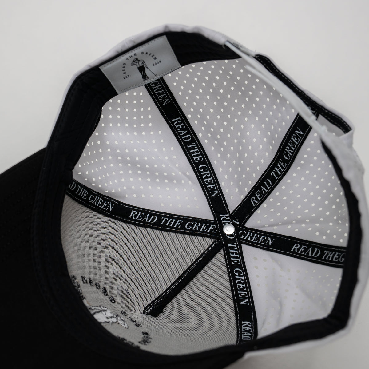 Fairway Performance Cap | Black & White
