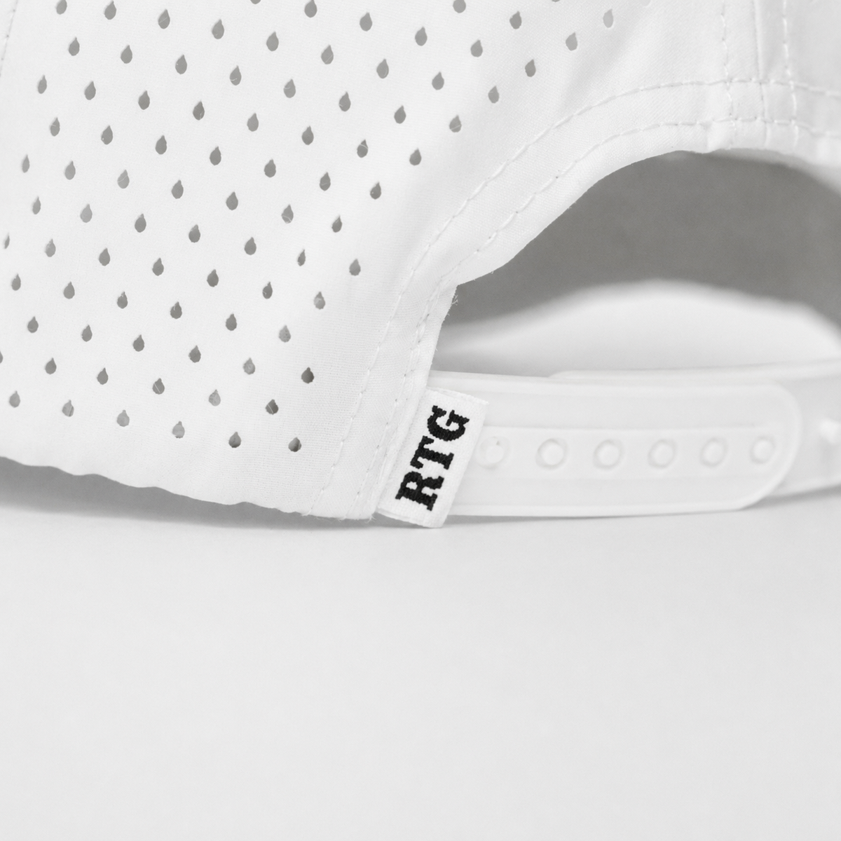 Fairway Performance Cap | White