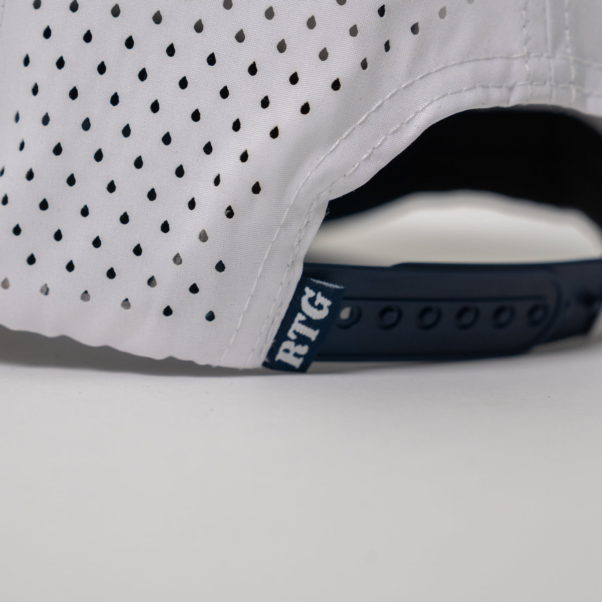Fairway Performance Cap | Navy & White